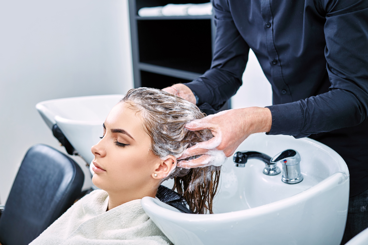 When To Wash Hair After Color : When To Wash Hair After Color / Can I Dye My Hair After ... / They will definitely be less visible after some time, but fortunately, there are things you can do to global hair is suitable for covering up greys, lightening, or slightly going darker than your natural hair color.